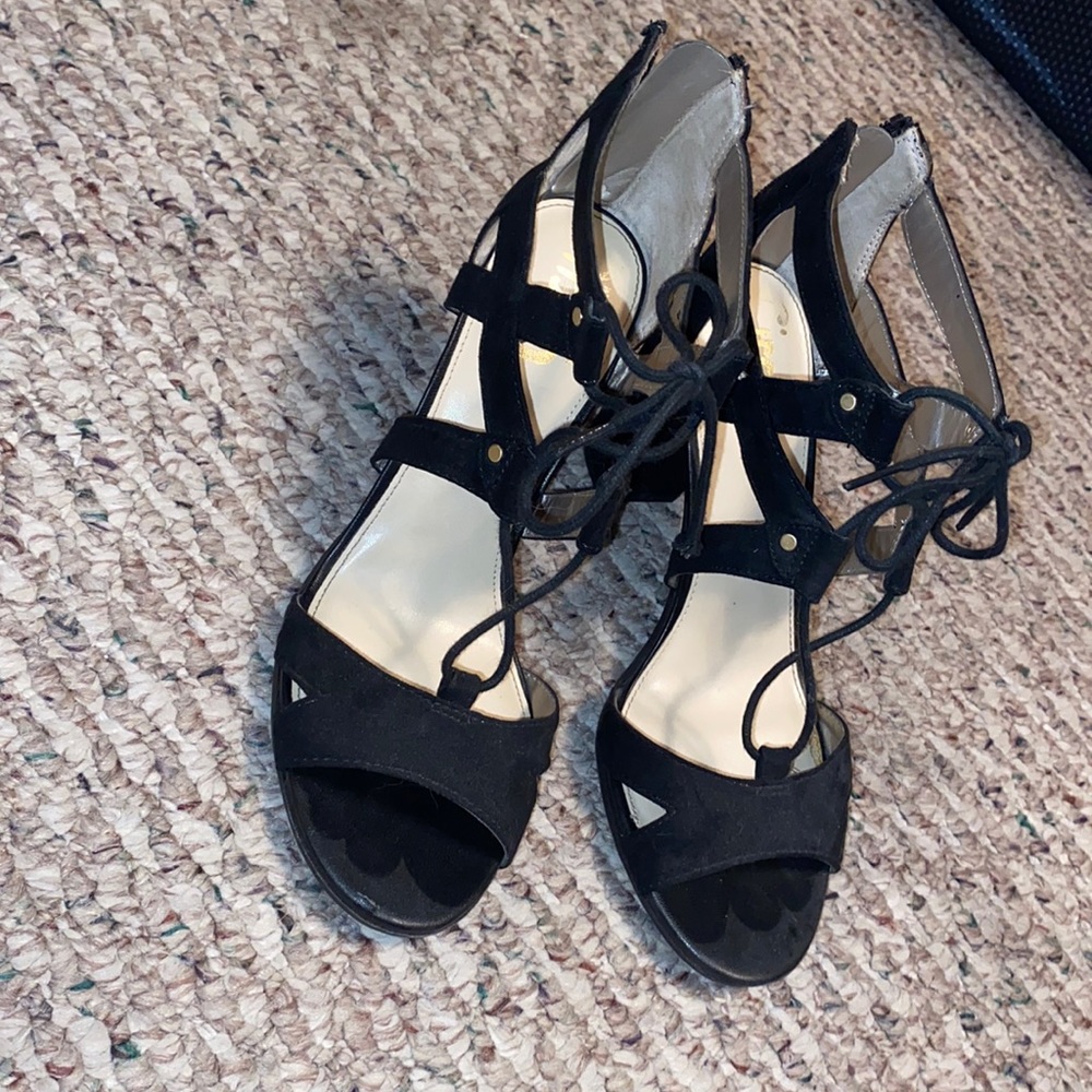 lace up heals